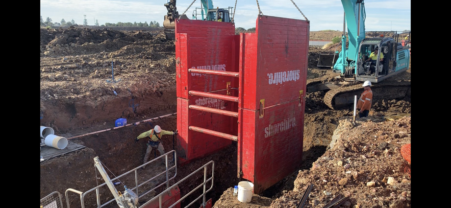 Steel manhole shoring boxes