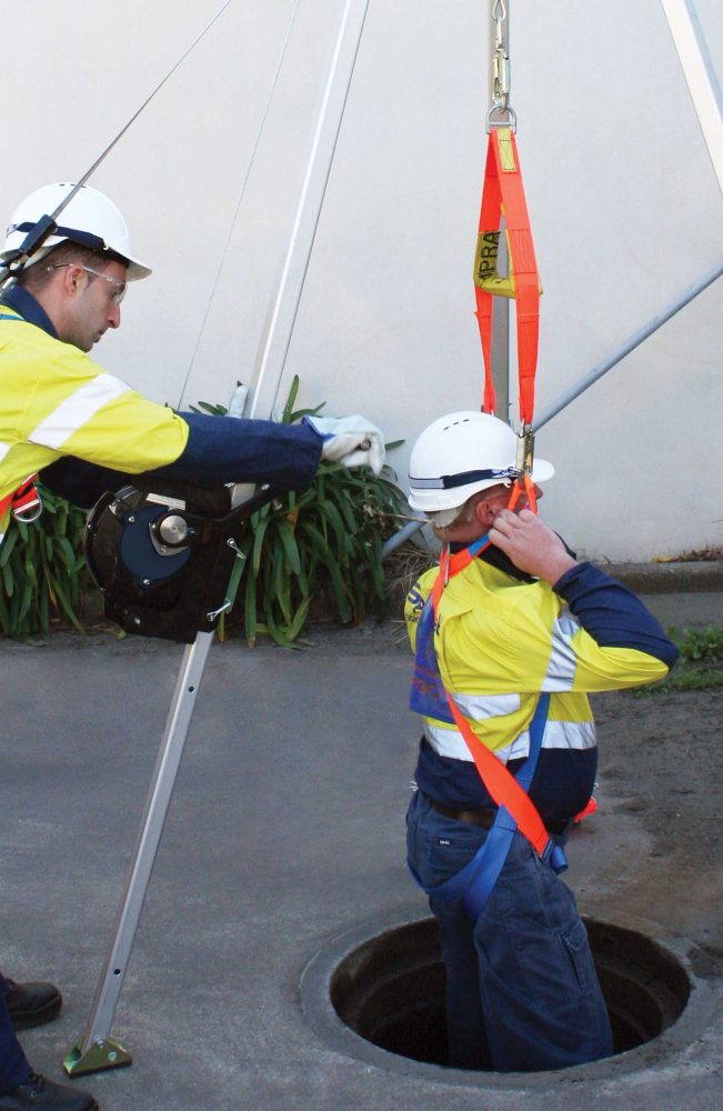 Heavy duty stand-alone tripod