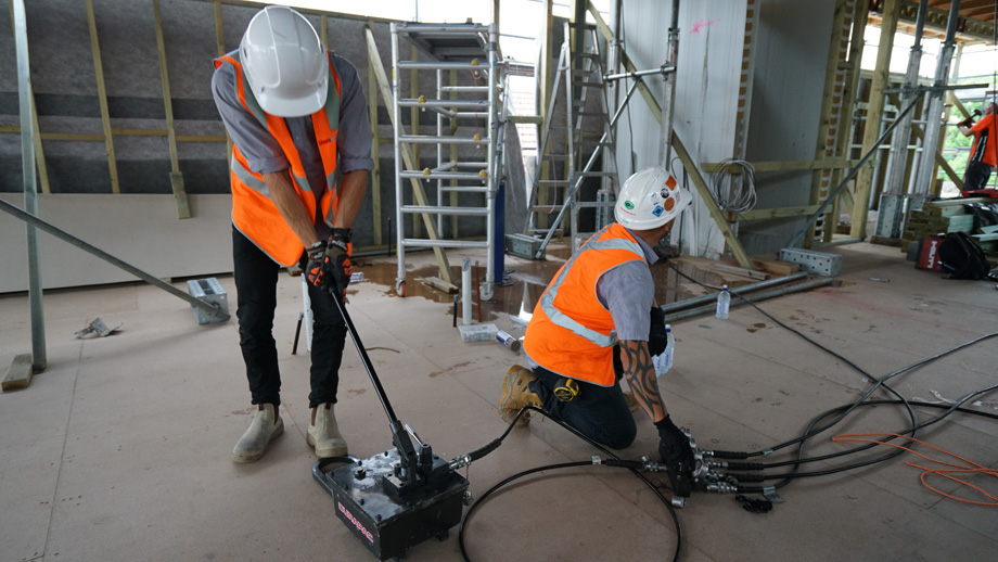 Rigging & Installation Rigging & Installation
