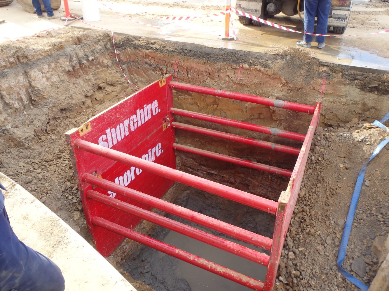 Struts on a 3m Trench Box Struts on a 3m Trench Box