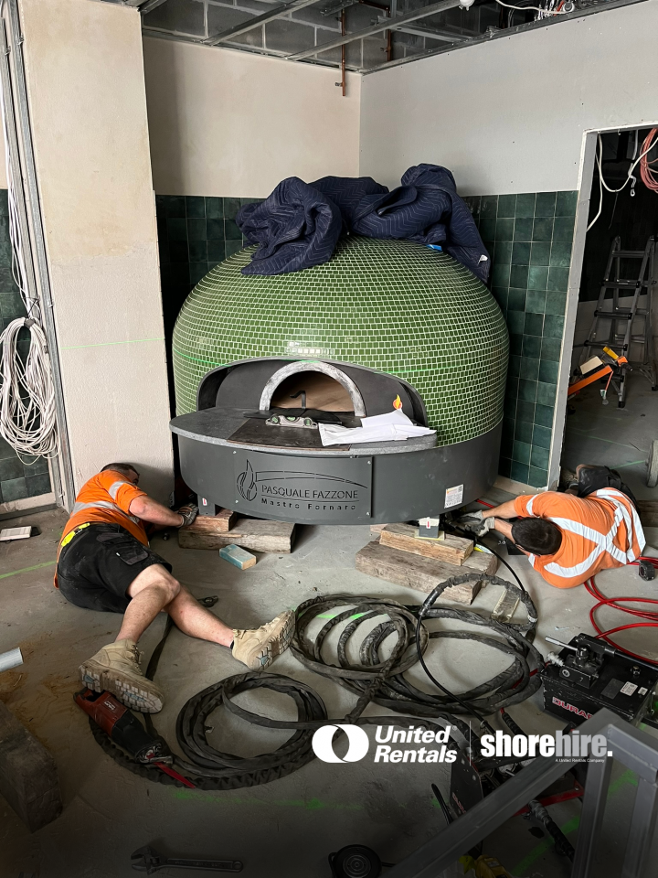 Hydraulically Jacking a Restaurant’s 2.5-Tonne Pizza Oven - Feature Image